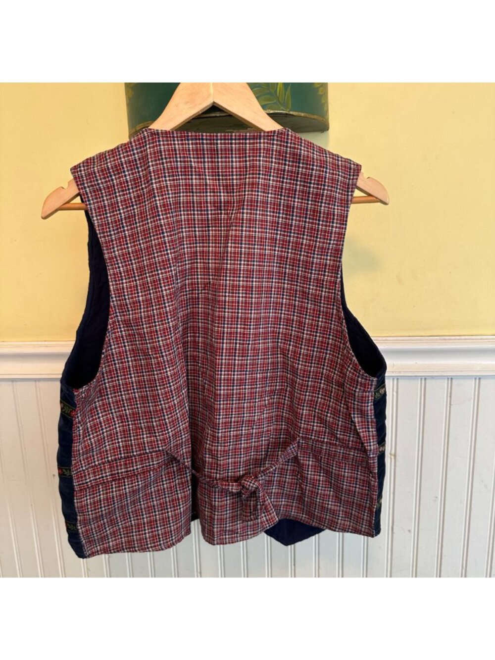 Vintage 80s Embroidered Floral Patchwork Vest By Casey & Max In Navy & Red Plaid - Picture 2 of 5